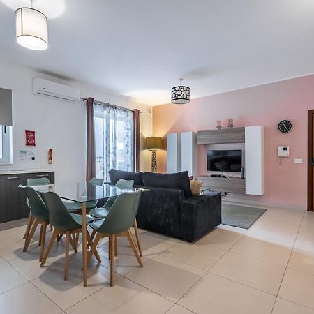 Saint Julian's St Julians - Balluta 2 Bedroom Apartment מראה חיצוני תמונה